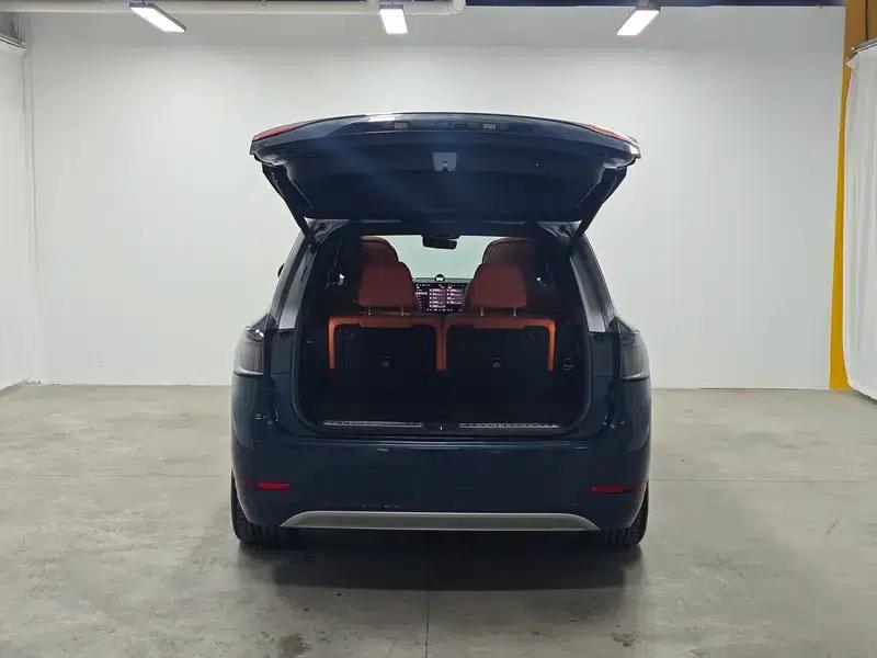 Wenjie M9 2024 Ultra Range Extended 6-Seater — миниатюра 20