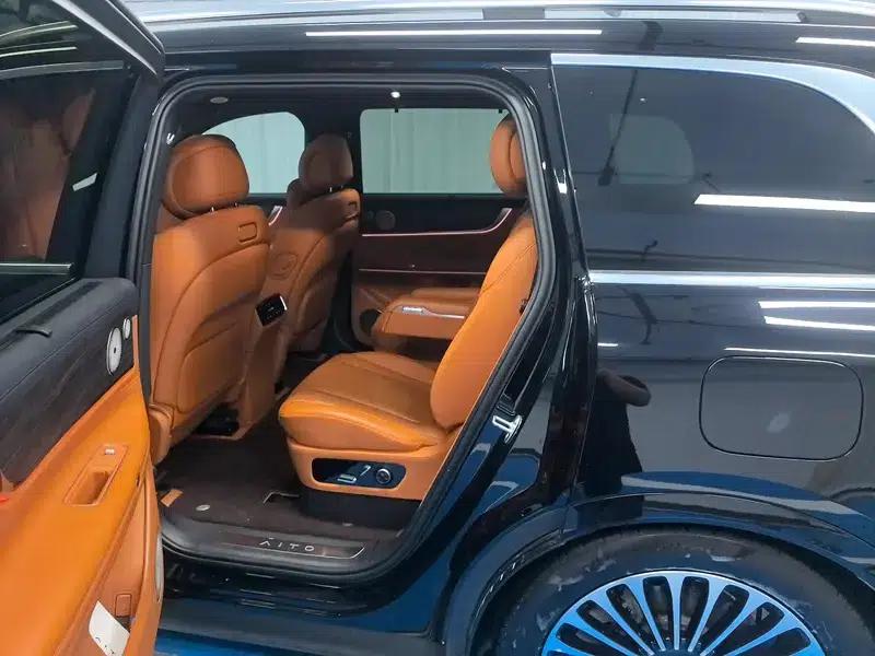 Wenjie M9 2024 Extended Range Max Six-Seater — миниатюра 18