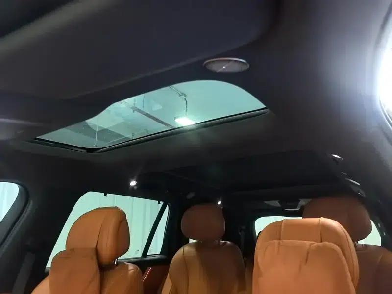Wenjie M9 2024 Extended Range Max Six-Seater — миниатюра 19