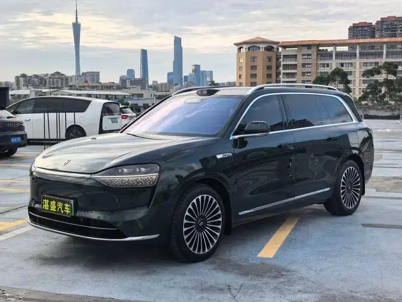 Wenjie M9 2024 Ultra Range Extended 6-Seater — миниатюра 1