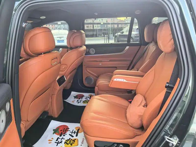 Wenjie M9 2024 Ultra Range Extended 6-Seater — миниатюра 14