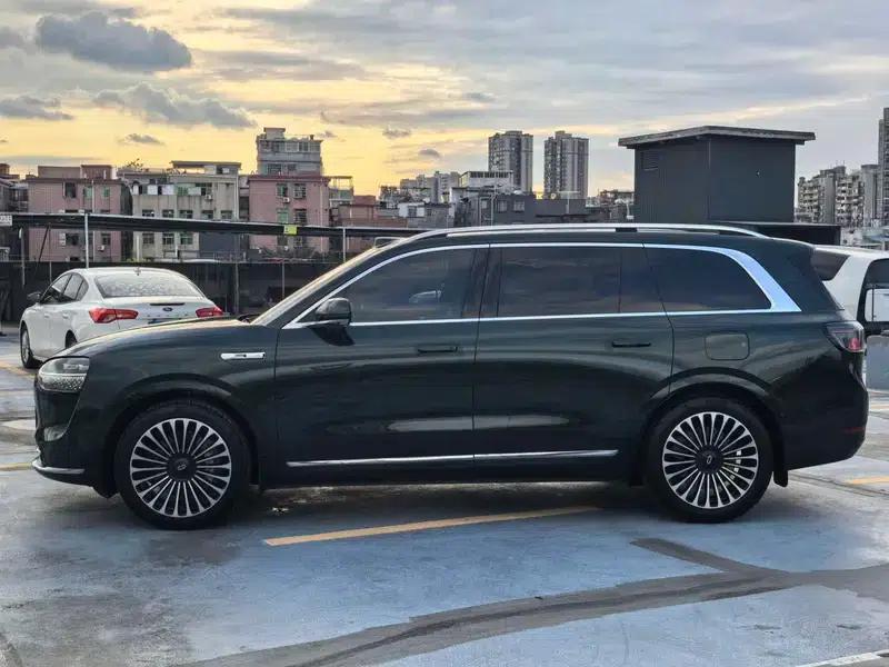 Wenjie M9 2024 Ultra Range Extended 6-Seater — миниатюра 4
