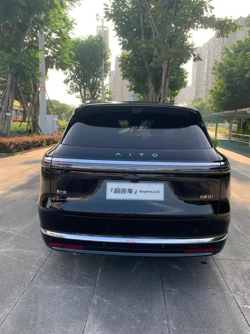 Wenjie M7 2026 Extended Range Ultra 6-Seat 4WD (192-line LiDAR) — миниатюра 3