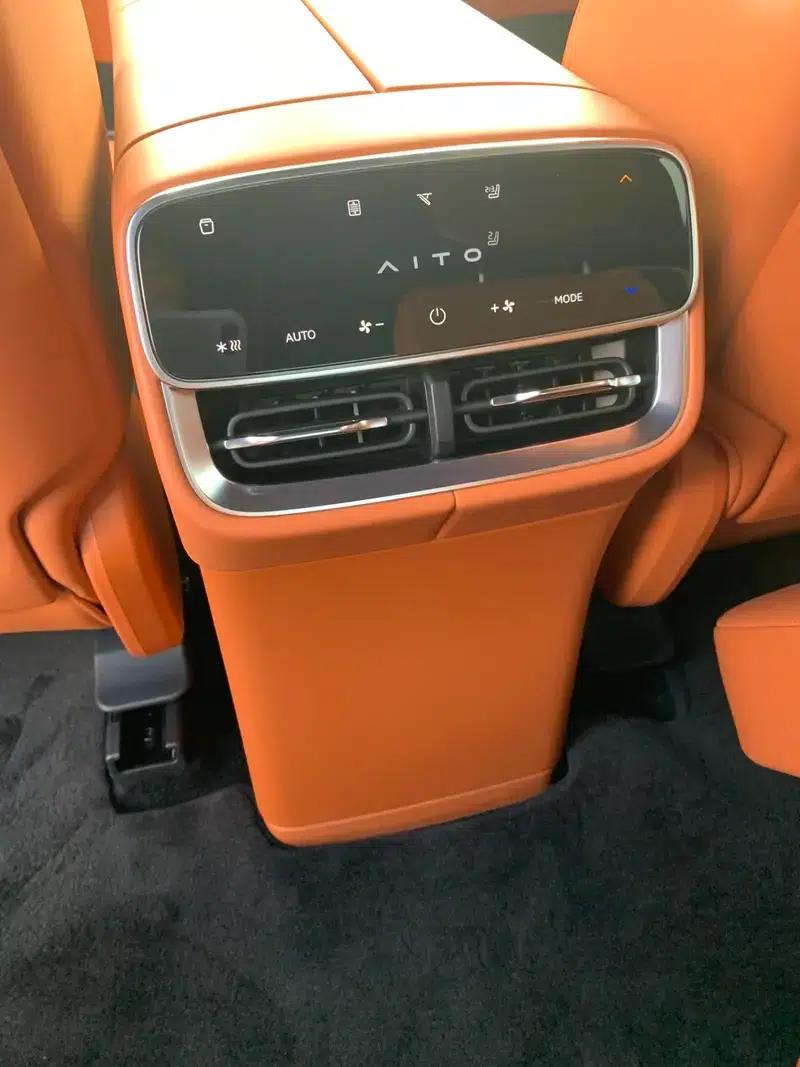 Wenjie M7 2026 Extended Range Ultra 6-Seat 4WD (192-line LiDAR) — миниатюра 9