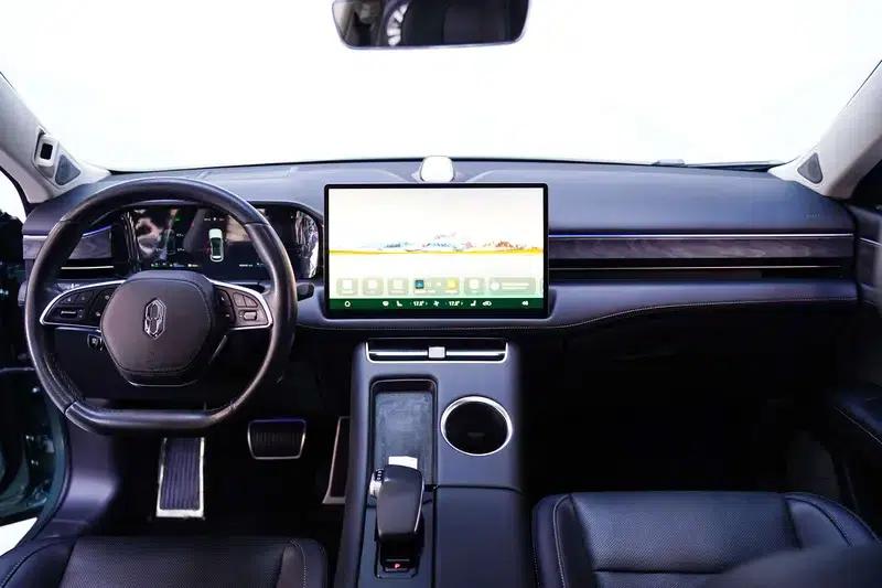 Wenjie M5 2022 Extended Range AWD Performance Edition — миниатюра 10