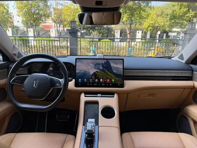 Wenjie M5 2022 Extended Range 4WD Flagship Edition — миниатюра 8