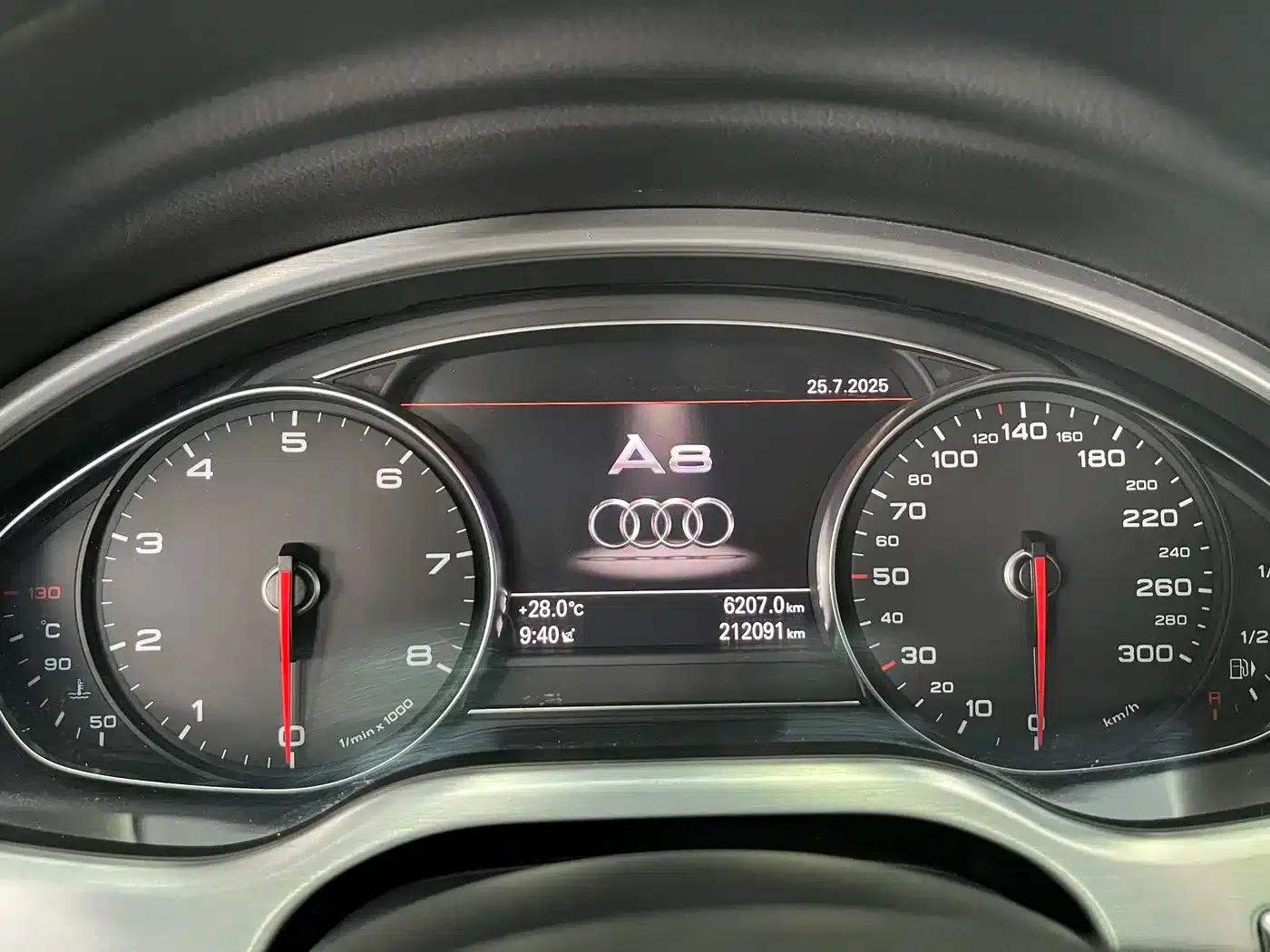 2013 Audi A8 A8L 45 TFSI quattro Comfort — миниатюра 8