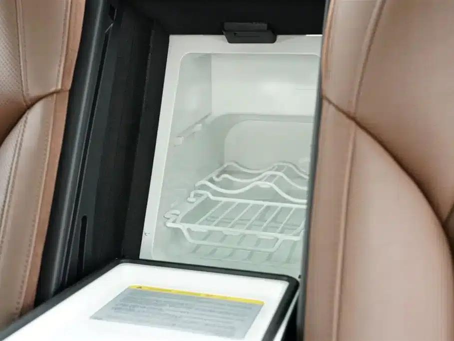 2013 Audi A8 A8L 6.3 FSI W12 quattro Flagship Model — миниатюра 21