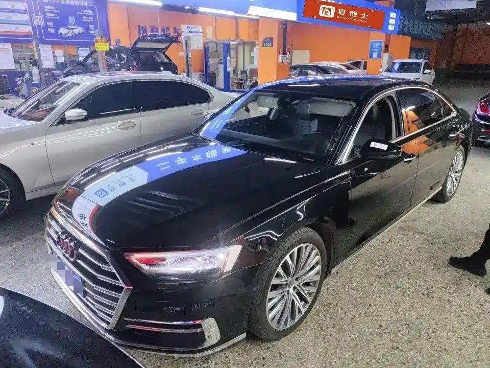 2022 Audi A8 A8L 50 TFSI quattro Comfort Edition — миниатюра 1
