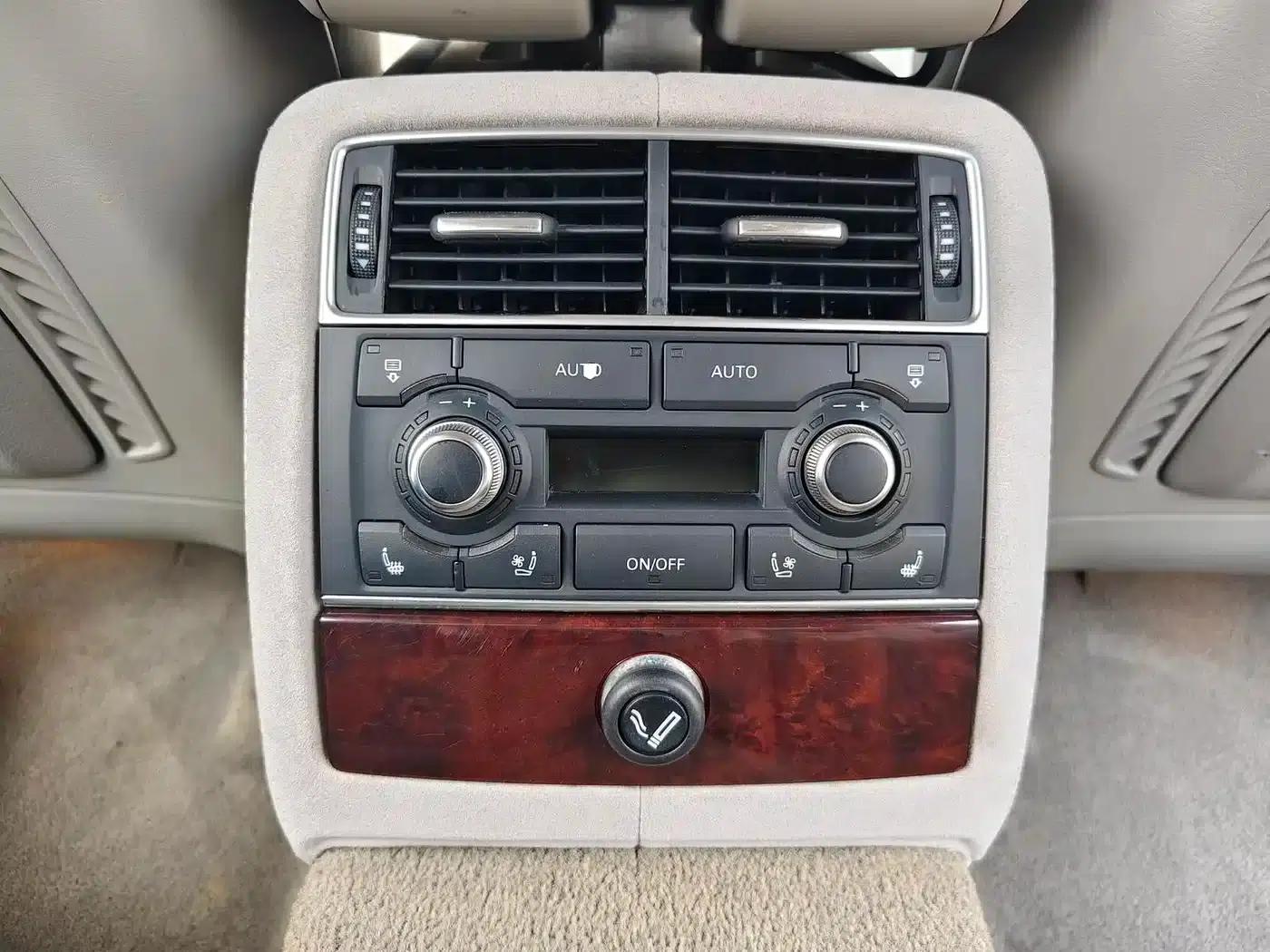 Audi A8 2007 A8L 3.2 FSI Standard Edition — миниатюра 12