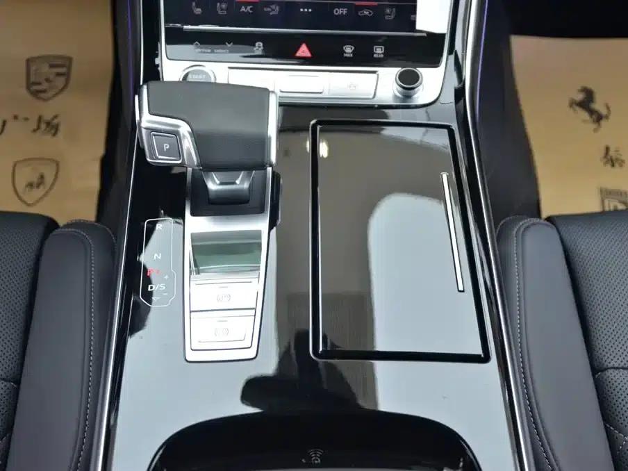 2025 Audi A8 A8L 50 TFSI quattro Premium Edition — миниатюра 9