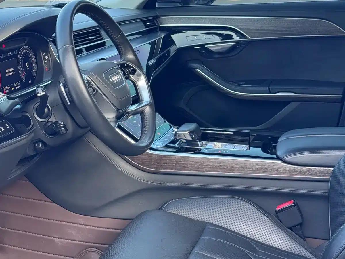 2019 Audi A8 A8L 55 TFSI quattro Premium — миниатюра 4