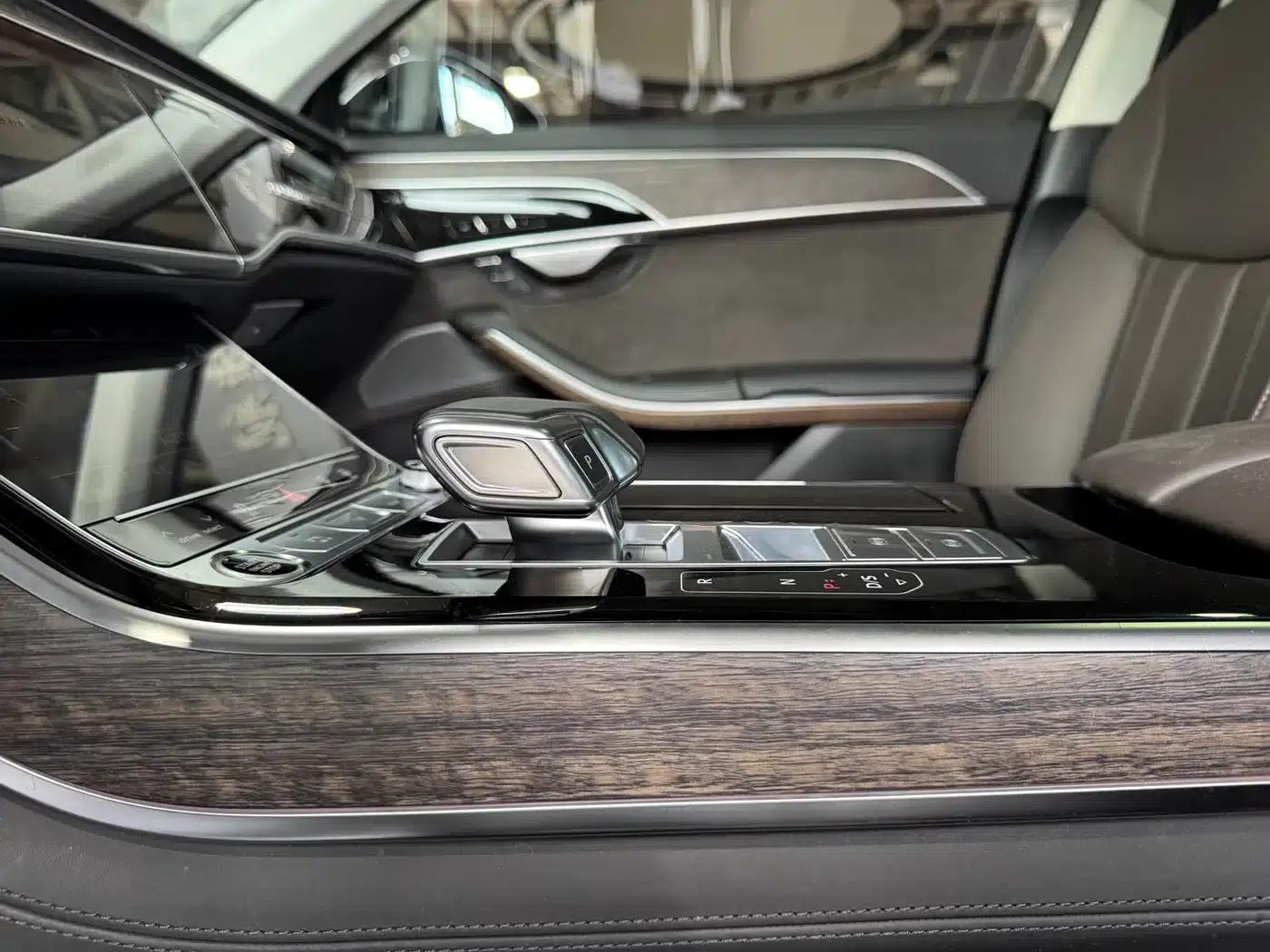 2021 Audi A8 A8L 55 TFSI quattro Premium — миниатюра 22