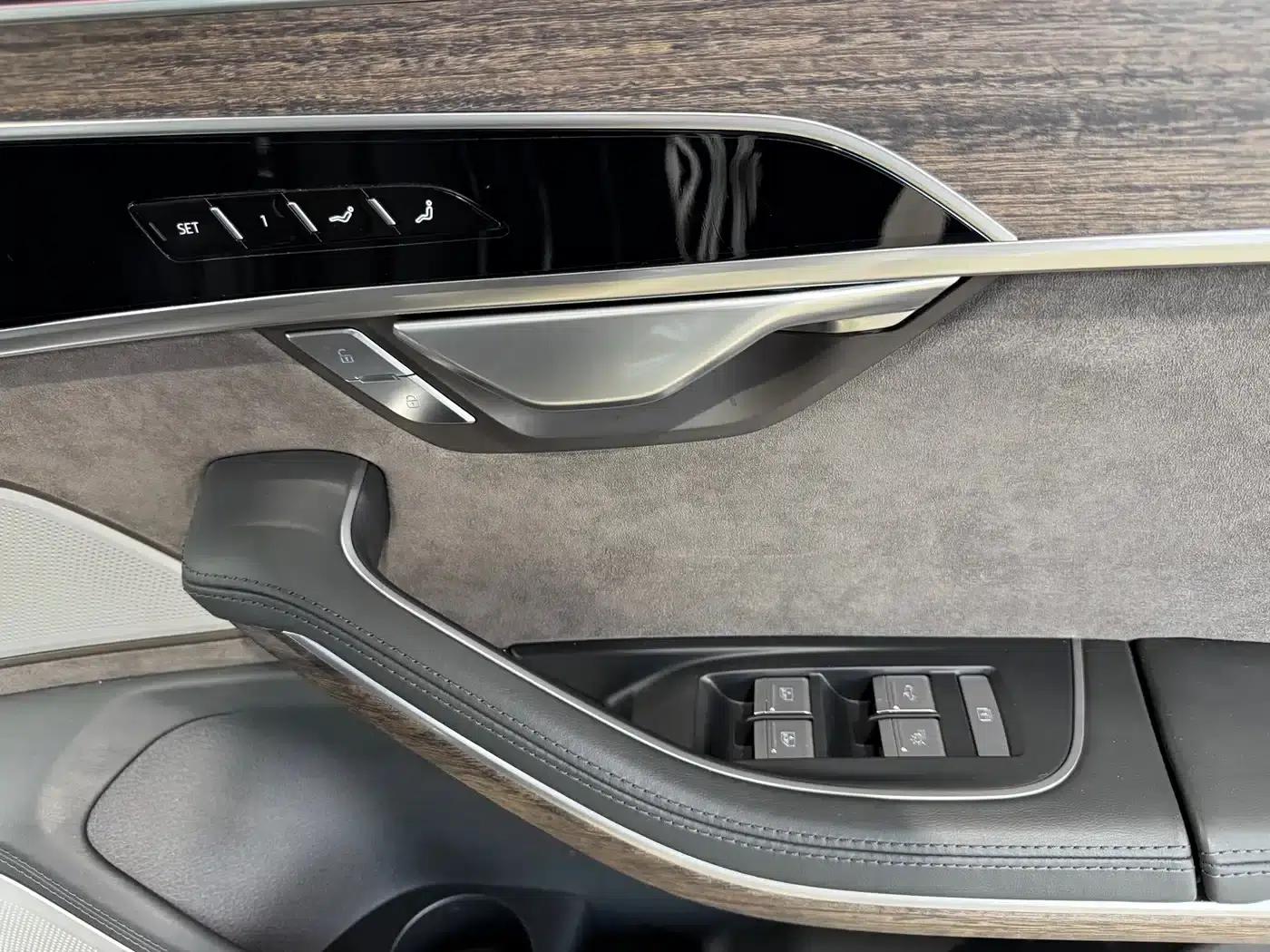 2021 Audi A8 A8L 55 TFSI quattro Premium — миниатюра 35