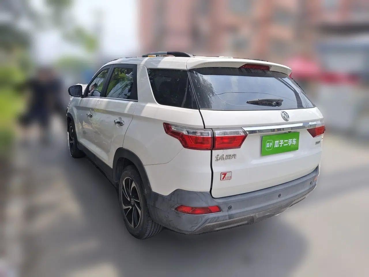 Dongfeng Fengon S560 2018 1.8L Manual Comfort 7-Seater — миниатюра 4
