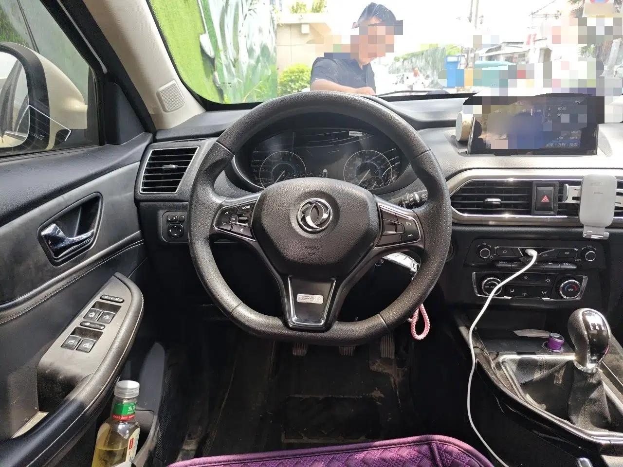 Dongfeng Fengon S560 2018 1.8L Manual Comfort 7-Seater — миниатюра 10