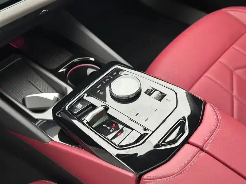 2024 BMW 5 Series 525Li M Sport Package — миниатюра 14