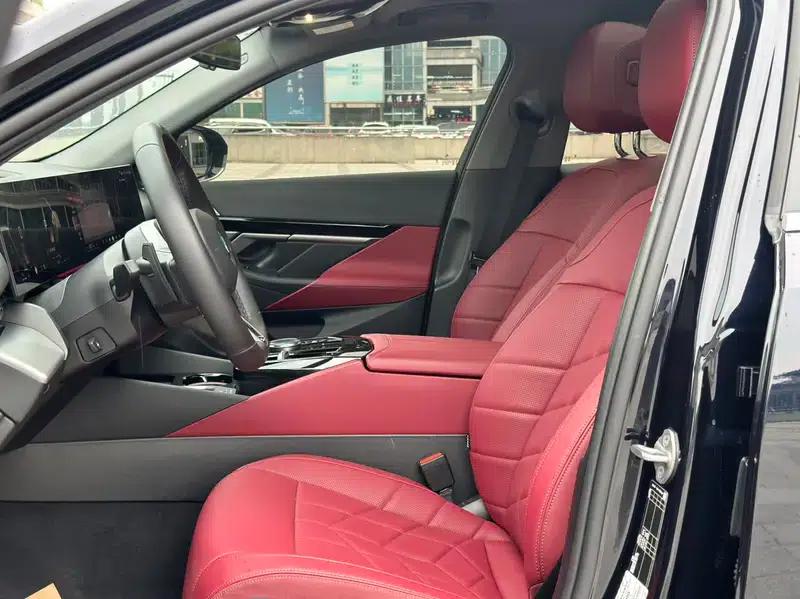 2024 BMW 5 Series 525Li M Sport Package — миниатюра 15