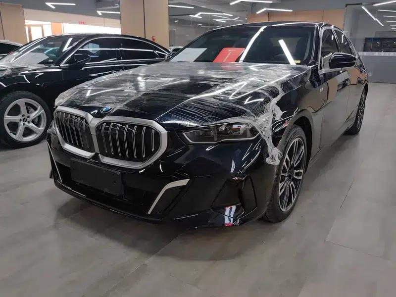 2024 BMW 5 Series 530Li Leading Edition M Sport Package — миниатюра 1