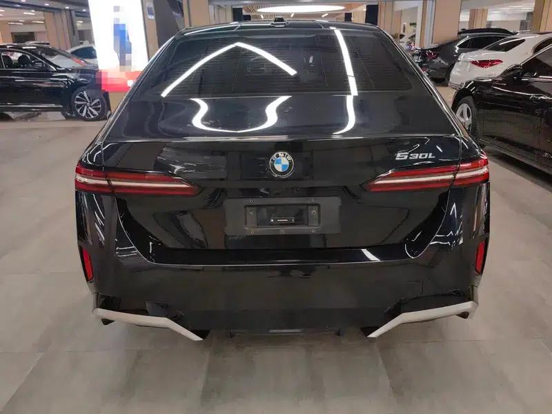 2024 BMW 5 Series 530Li Leading Edition M Sport Package — миниатюра 5