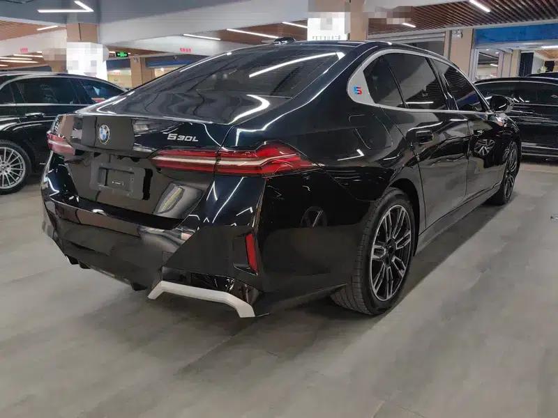 2024 BMW 5 Series 530Li Leading Edition M Sport Package — миниатюра 6