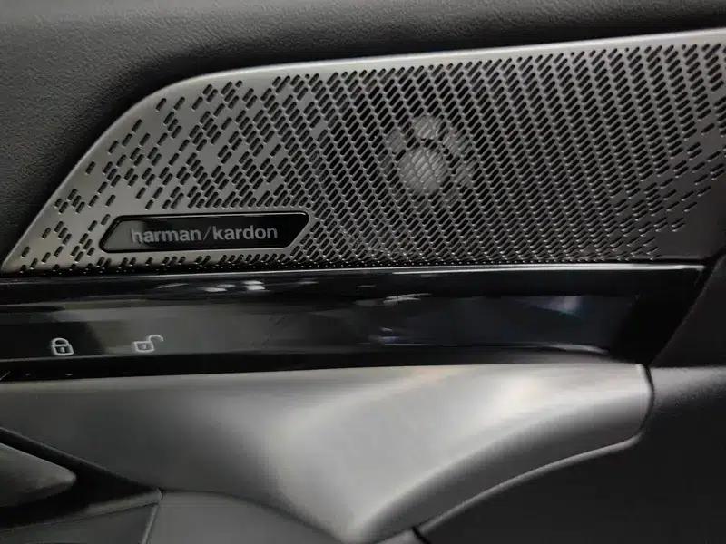 2024 BMW 5 Series 530Li Leading Edition M Sport Package — миниатюра 8