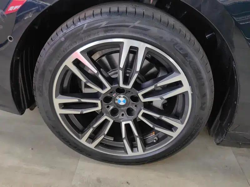 2024 BMW 5 Series 530Li Leading Edition M Sport Package — миниатюра 9