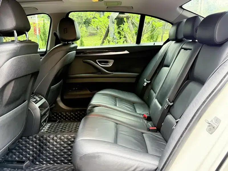 2014 BMW 5 Series 525Li Leading Edition — миниатюра 9