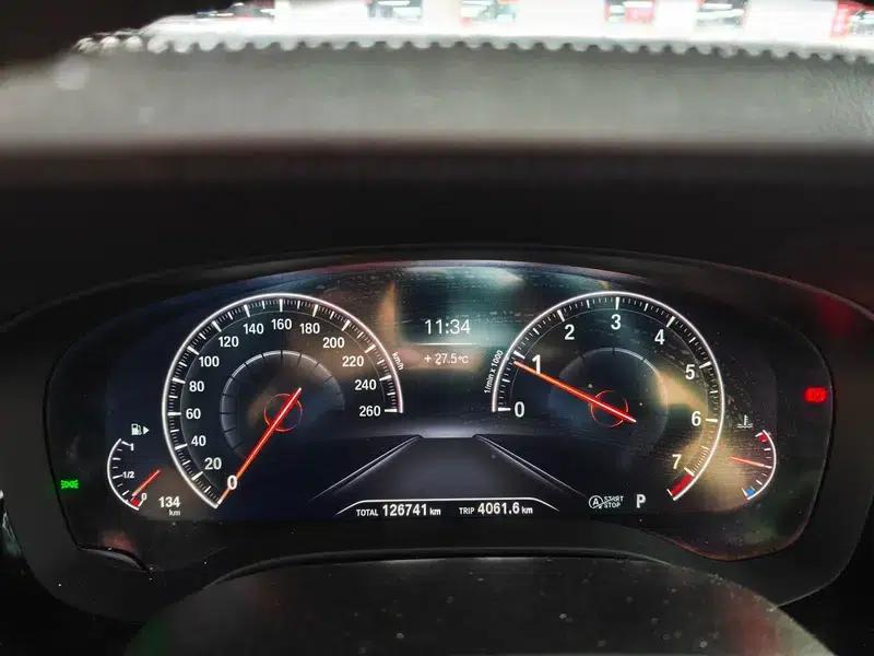 2019 BMW 5 Series Facelift 530Li Leading Edition M Sport Package — миниатюра 6