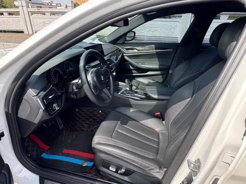 2019 BMW 5 Series 525Li M Sport Package — миниатюра 9