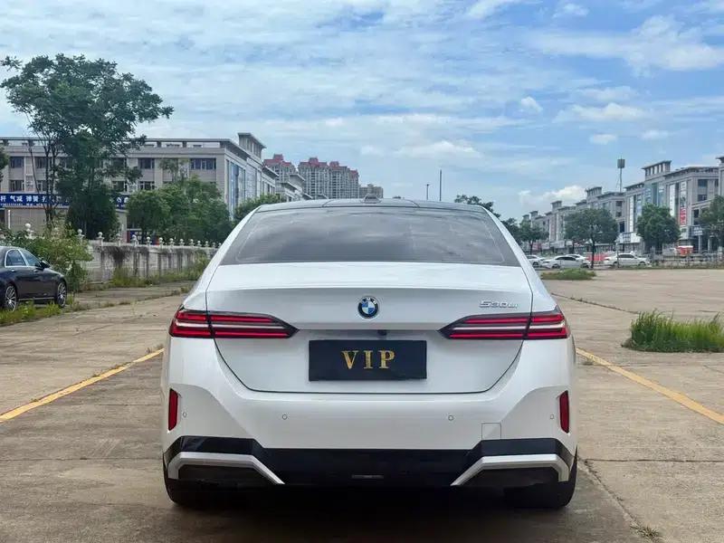 2025 BMW 5 Series 530Li Luxury M Sport Package — миниатюра 5