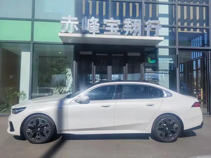 2025 BMW 5 Series Facelift 530Li Luxury M Sport Package — миниатюра 3
