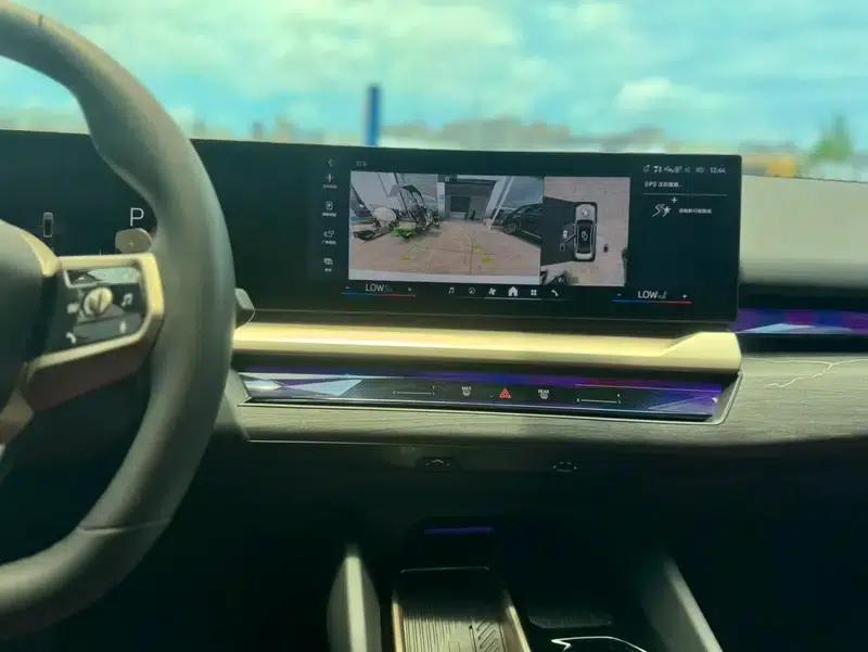 2025 BMW 5 Series Facelift 530Li Luxury M Sport Package — миниатюра 7
