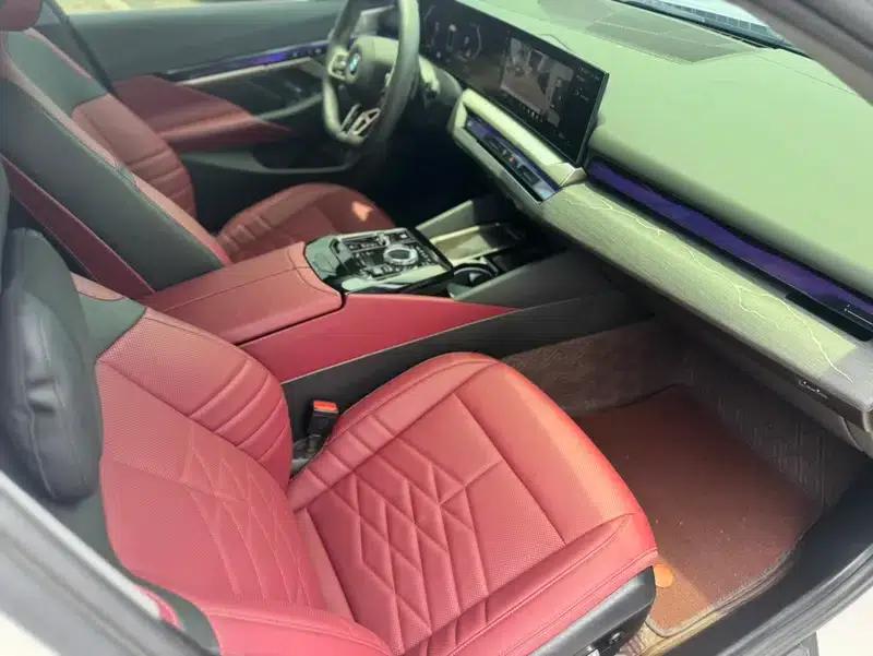 2025 BMW 5 Series Facelift 530Li Luxury M Sport Package — миниатюра 9