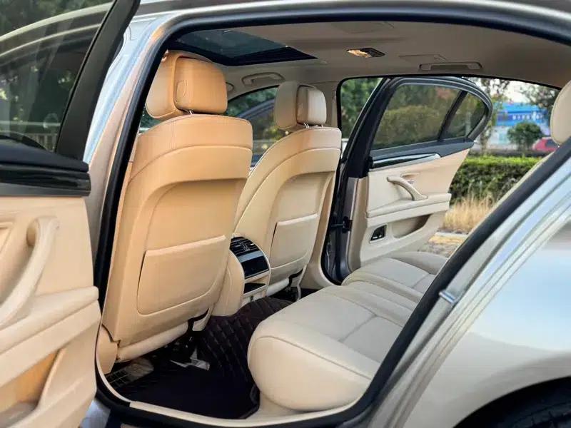 BMW 5 Series 2013 530Li Leading Edition — миниатюра 9