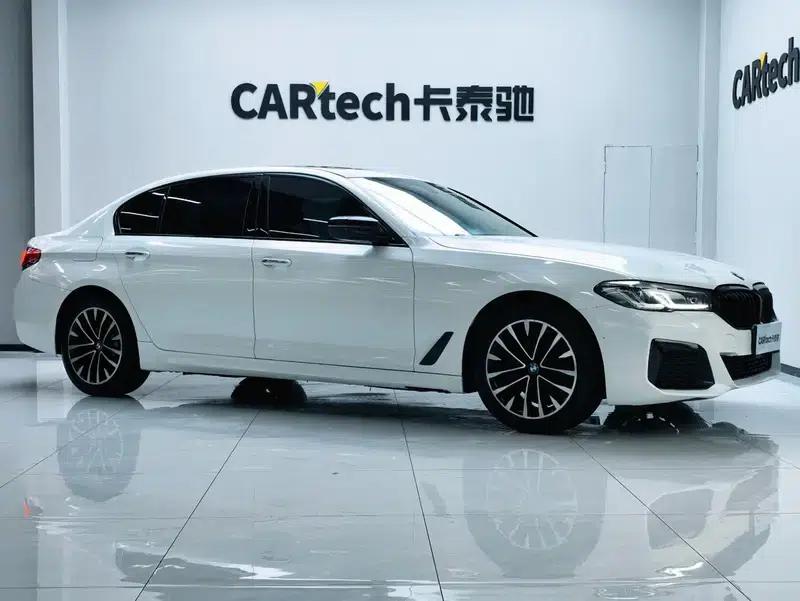 2018 BMW 5 Series 525Li Luxury Package — миниатюра 3
