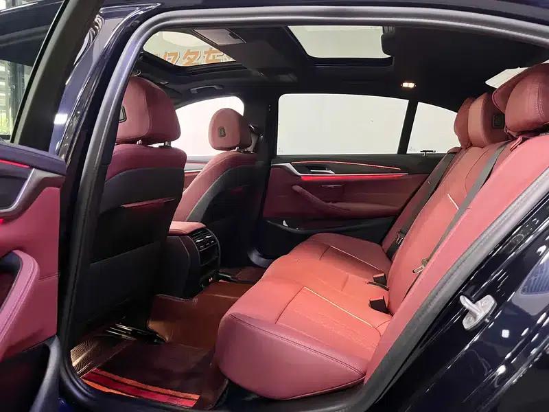 2023 BMW 5 Series 530Li Leading Edition M Sport Package — миниатюра 13