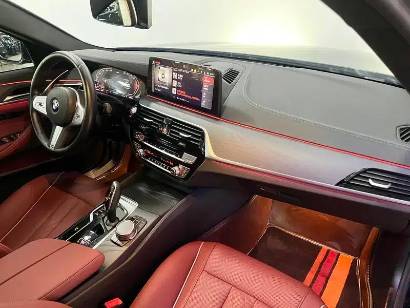 2023 BMW 5 Series 530Li Leading Edition M Sport Package — миниатюра 10