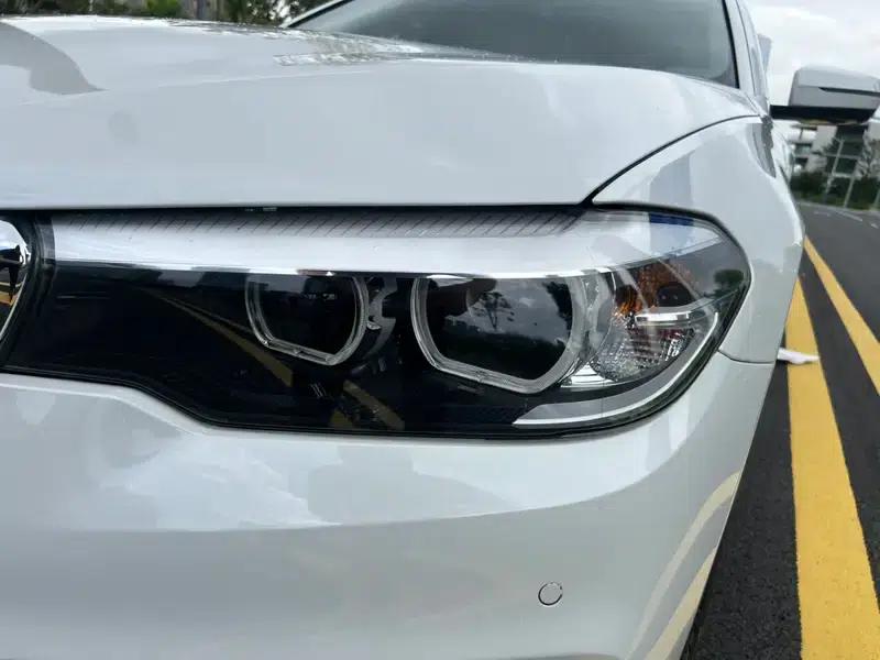 2019 BMW 5 Series 525Li Luxury Package — миниатюра 8