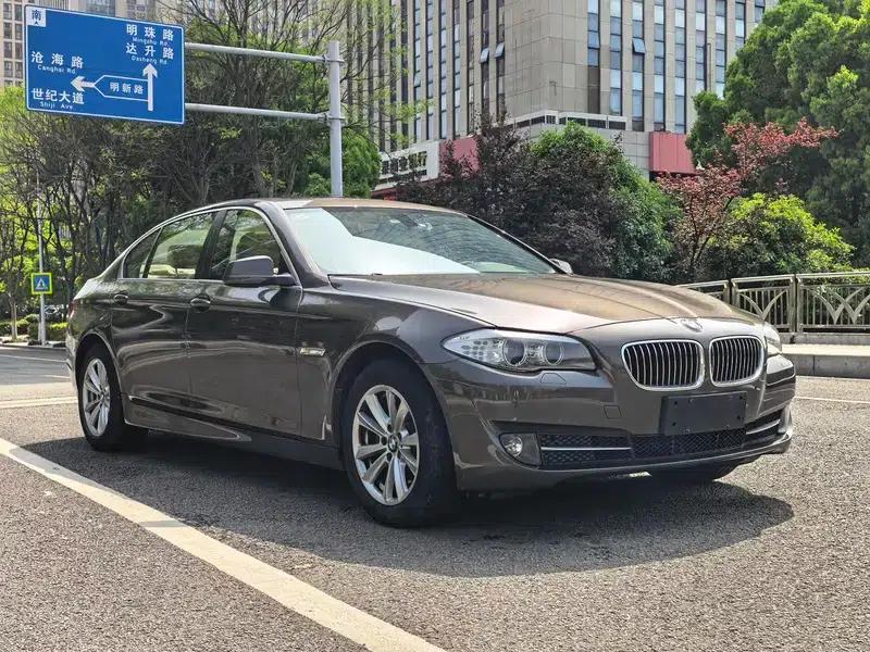 BMW 5 Series 2013 525Li Leading Edition — миниатюра 3