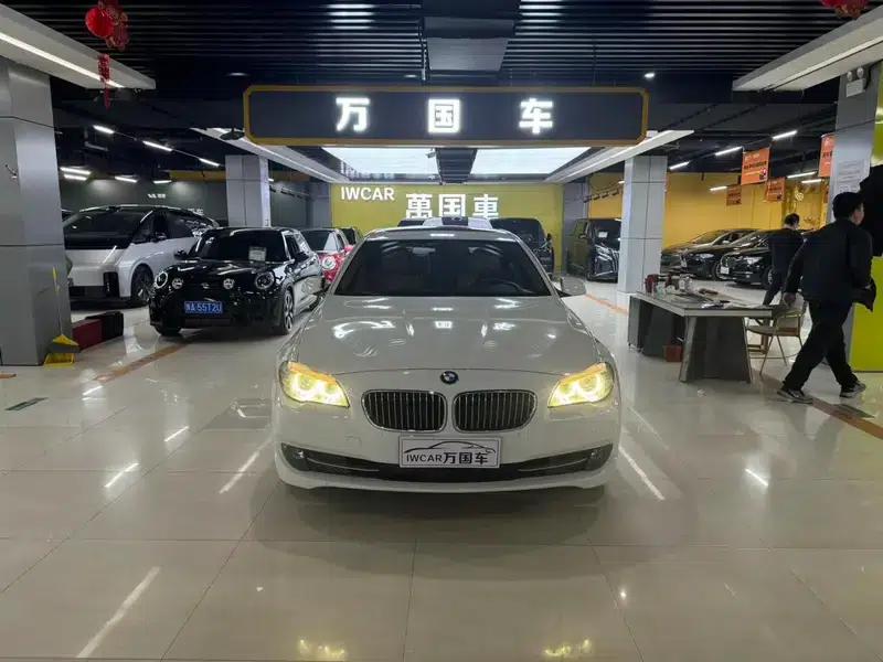 BMW 5 Series 2010 523Li Leading Edition — миниатюра 2