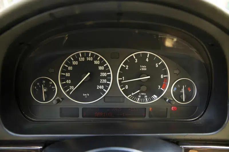 BMW 5 Series (Imported) 2003 530i 3.0 Automatic Rear-Wheel Drive — миниатюра 18