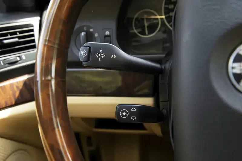 BMW 5 Series (Imported) 2003 530i 3.0 Automatic Rear-Wheel Drive — миниатюра 21