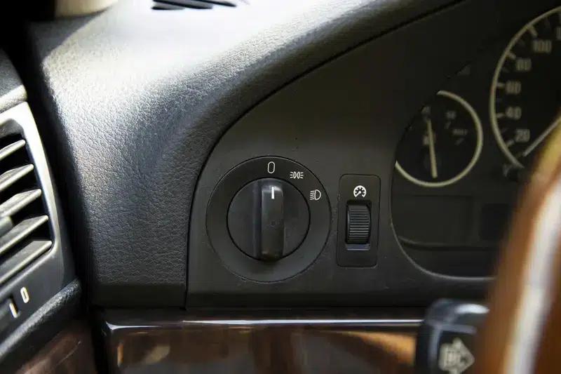 BMW 5 Series (Imported) 2003 530i 3.0 Automatic Rear-Wheel Drive — миниатюра 22