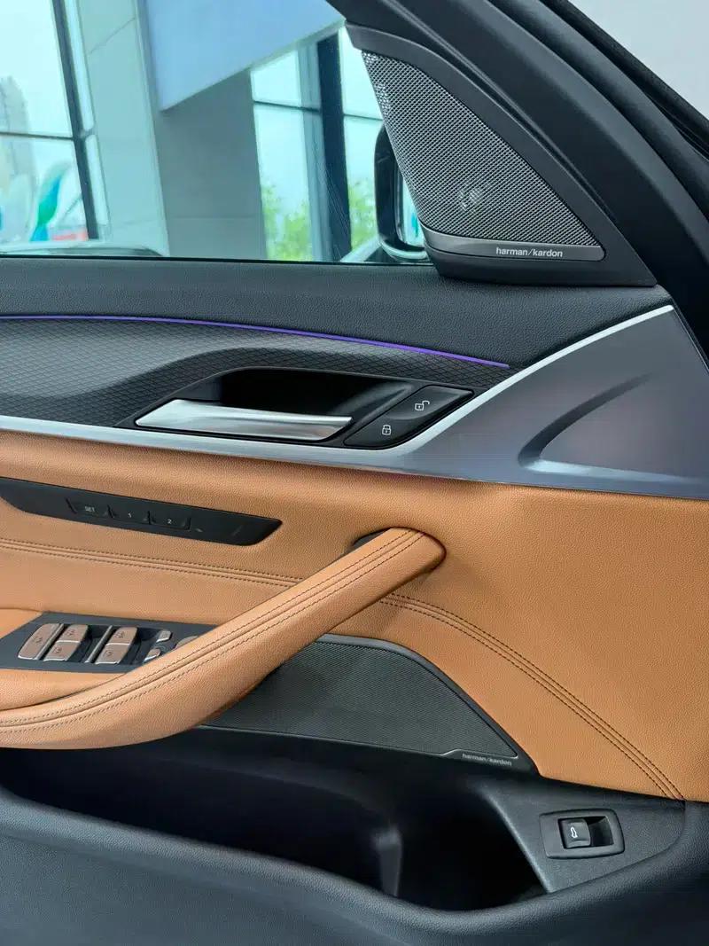 BMW 5 Series (Imported) 2021 530i M Sport Package — миниатюра 9