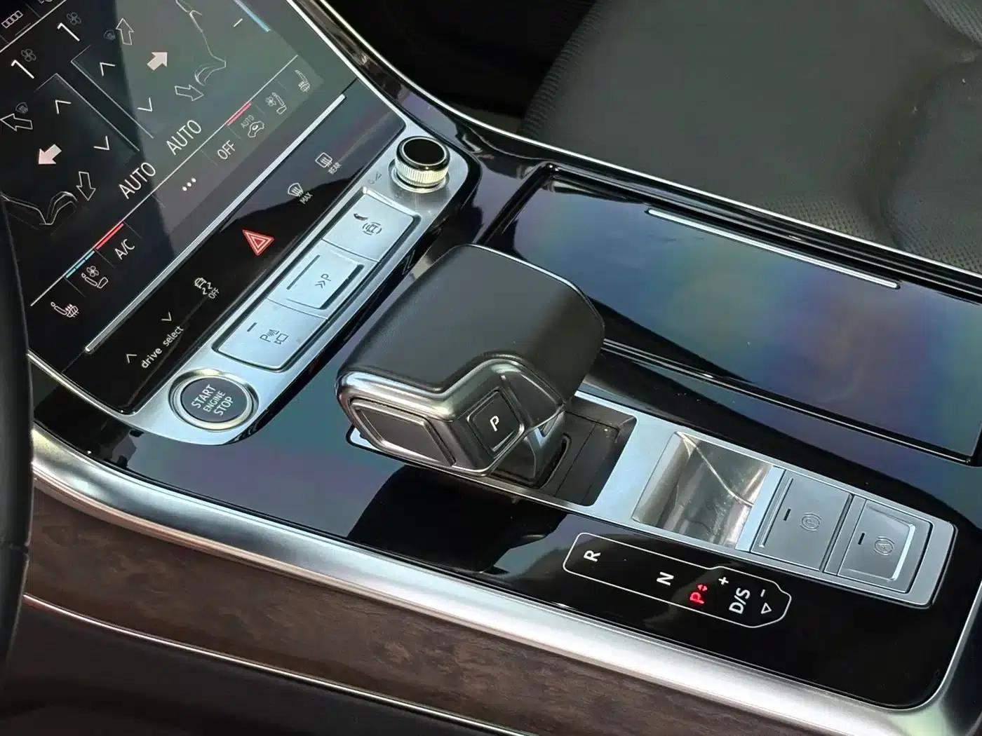 Audi Q7 2022 55 TFSI quattro S line Sport — миниатюра 17
