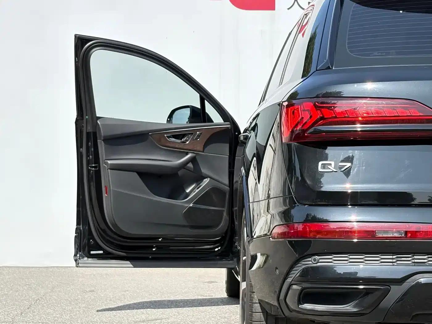 Audi Q7 2022 55 TFSI quattro S line Sport — миниатюра 19