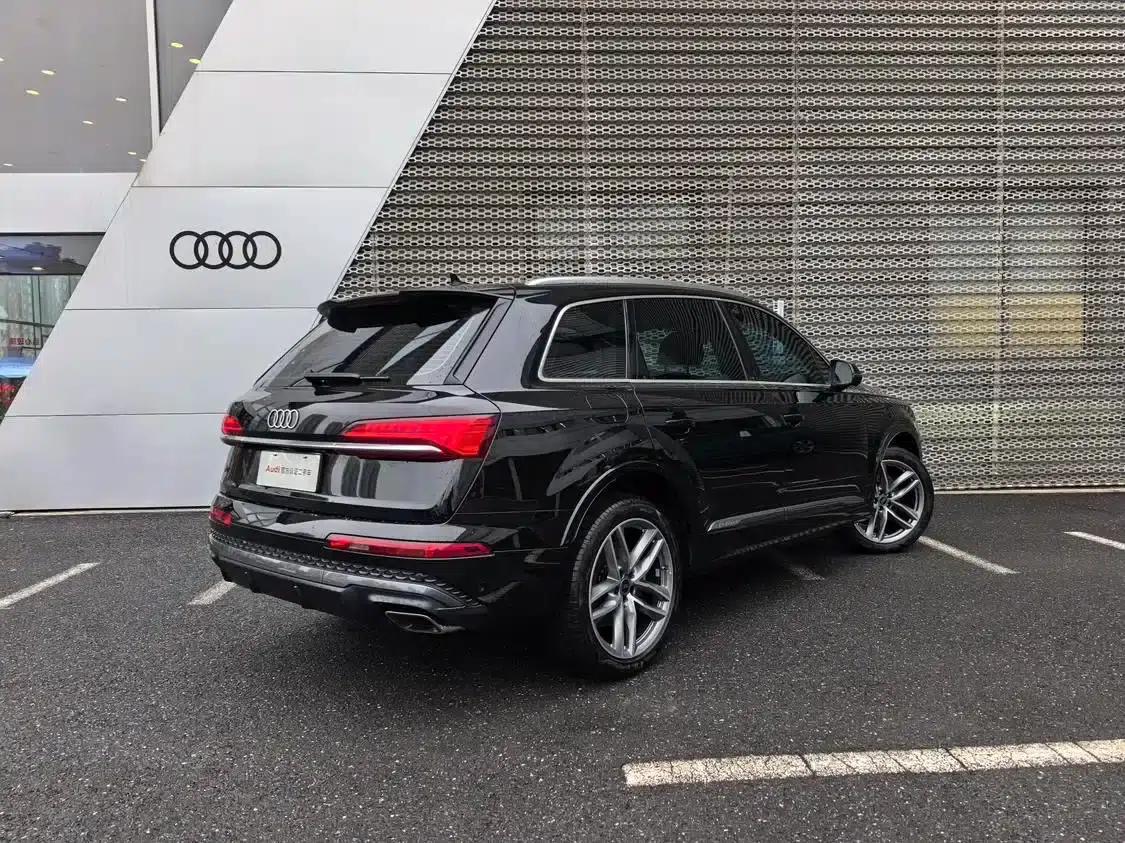 Audi Q7 2025 55 TFSI quattro S line Sport — миниатюра 4