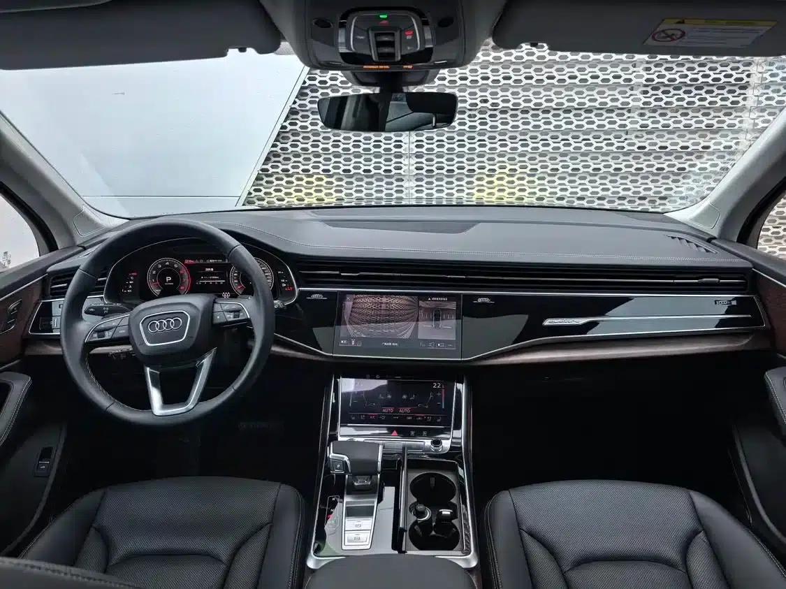 Audi Q7 2025 55 TFSI quattro S line Sport — миниатюра 9