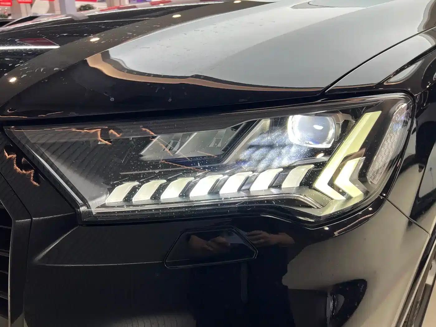 Audi Q7 2020 55 TFSI quattro Black Knight Edition — миниатюра 22
